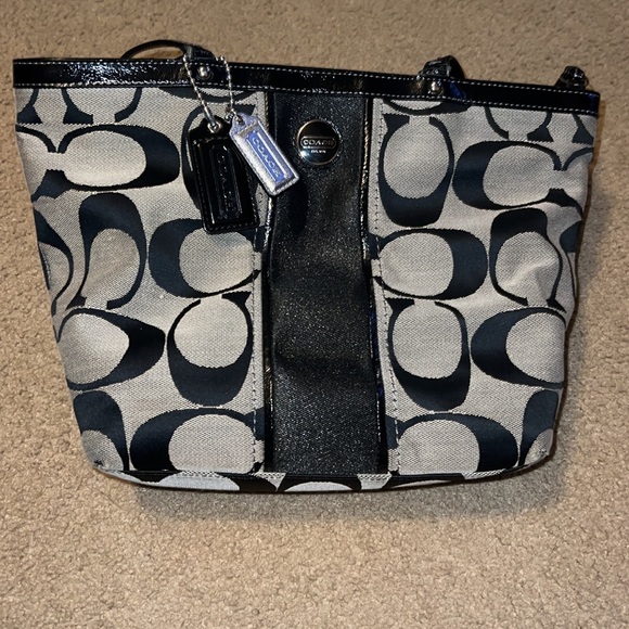 - Coach purse - Picture 2 of 10